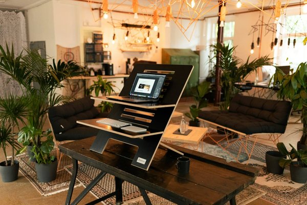 How to Create a Customized Home Office with Ergonomic Furniture for Freelancers?
