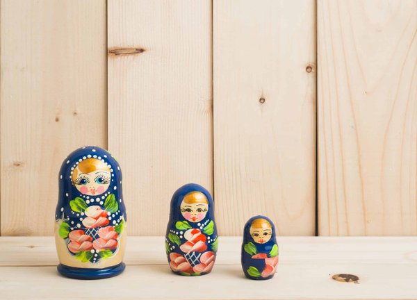 Gift idea: why and on what occasion should you give a Russian doll charm?